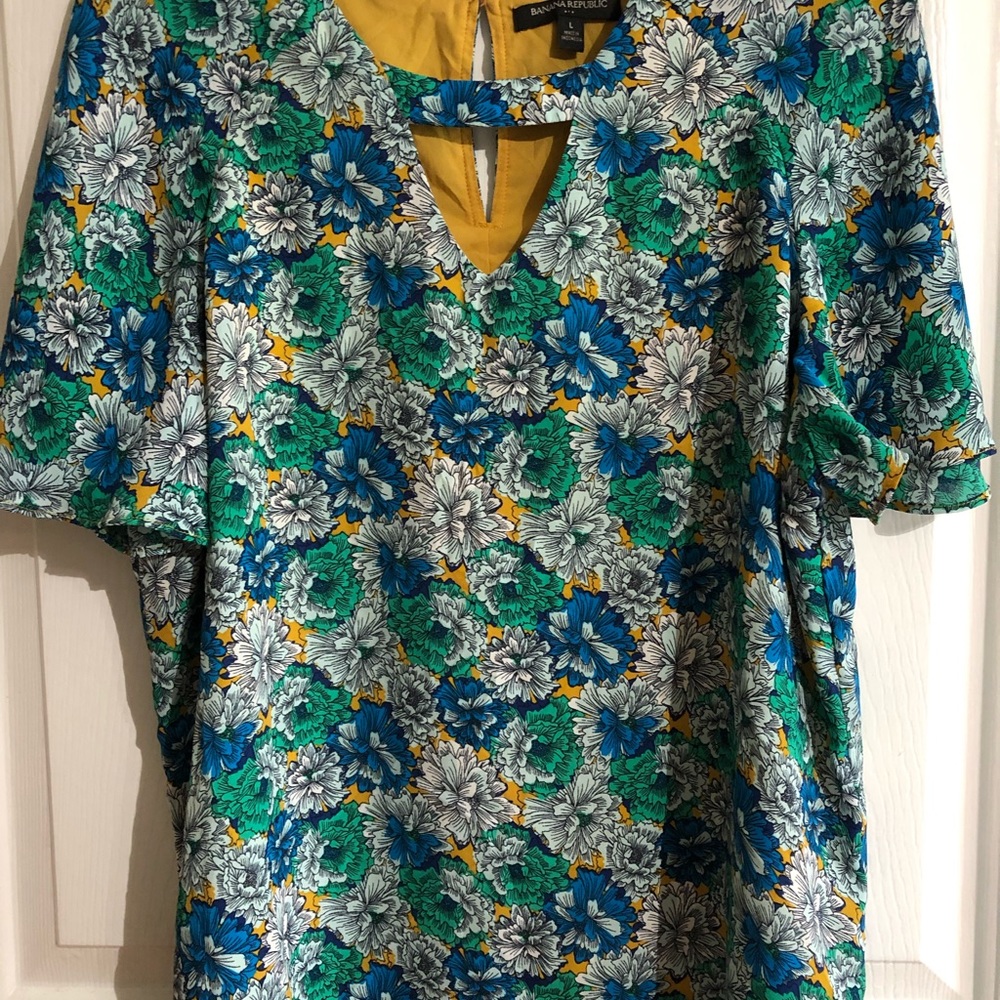 EUC Blouse by banana republic large floral gold blue white black short sleeve - Picture 3 of 11